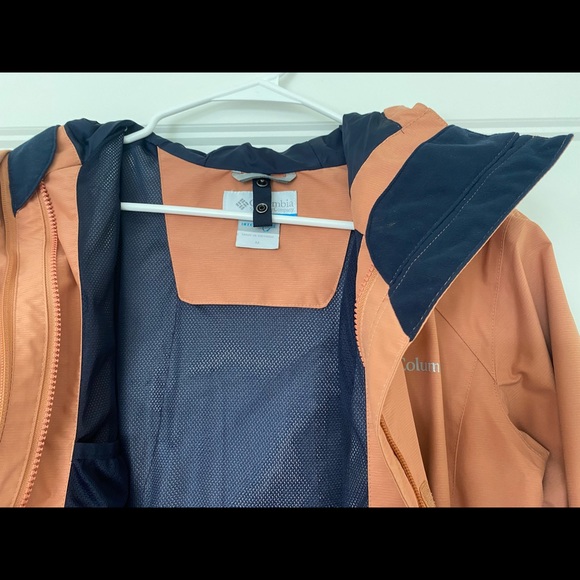 Columbia Ski Jacket - Rarely worn - Picture 5 of 6